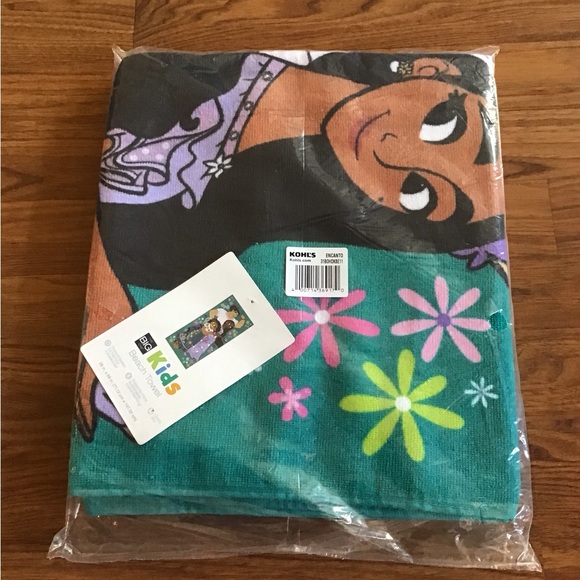 The Big One Kids Disney Encanto cotton quick dry beach towel.  NWT - Picture 2 of 3